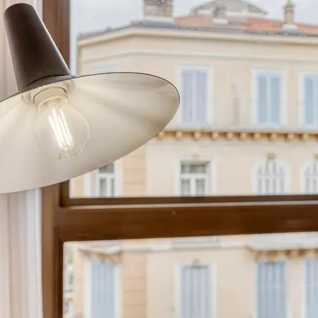 Gray D'Albion - Ascenseur - A 2 Mn Du Palais